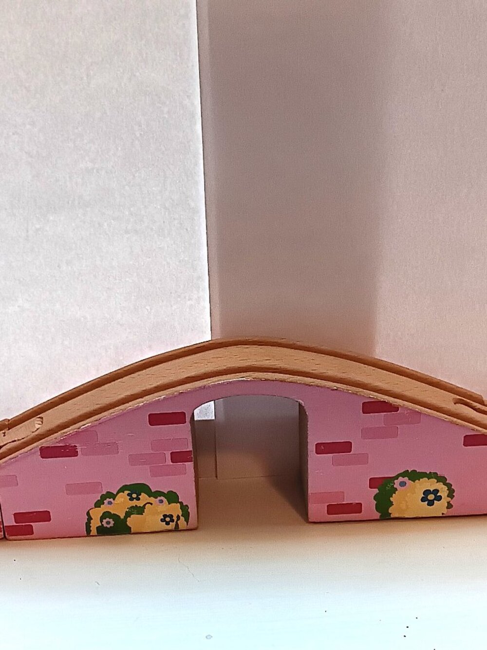 Learning Curve Thomas Wooden Railway Arched Stone Pink Bridge - 3 Piece